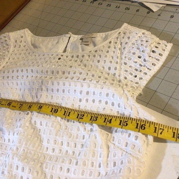 J. CREW around Neck White Eyelet Cap Sleeve Fit & Flare Dress size 4 - Picture 12 of 12